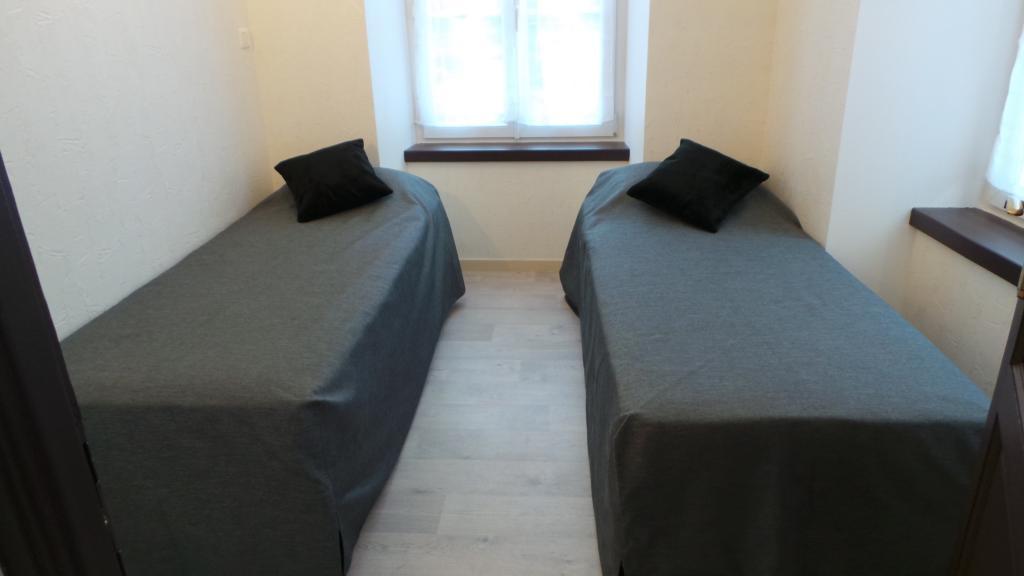 Chambre familiale / Room / Habitación 001